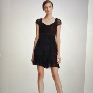 NWT BCBG ‘Aris’ black lace cocktail dress size 6